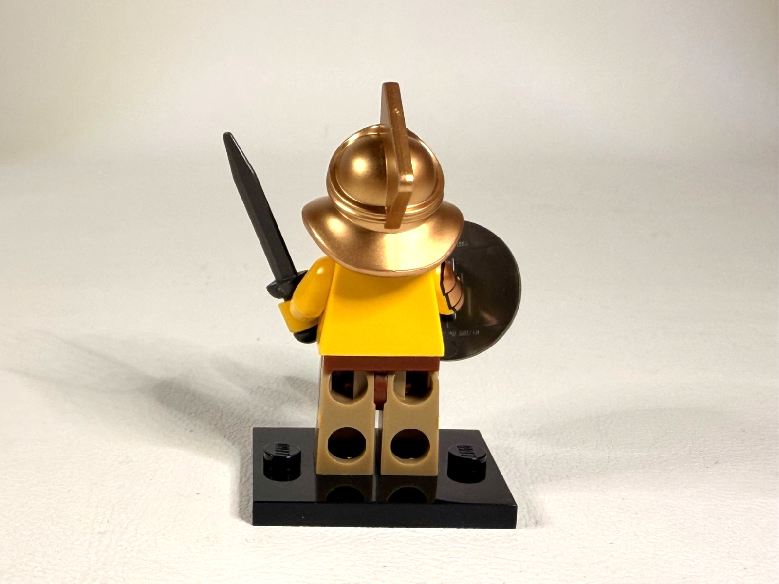 Lego Minifigure Series 5 Gladiator Complete Excellent Condition - Image 3