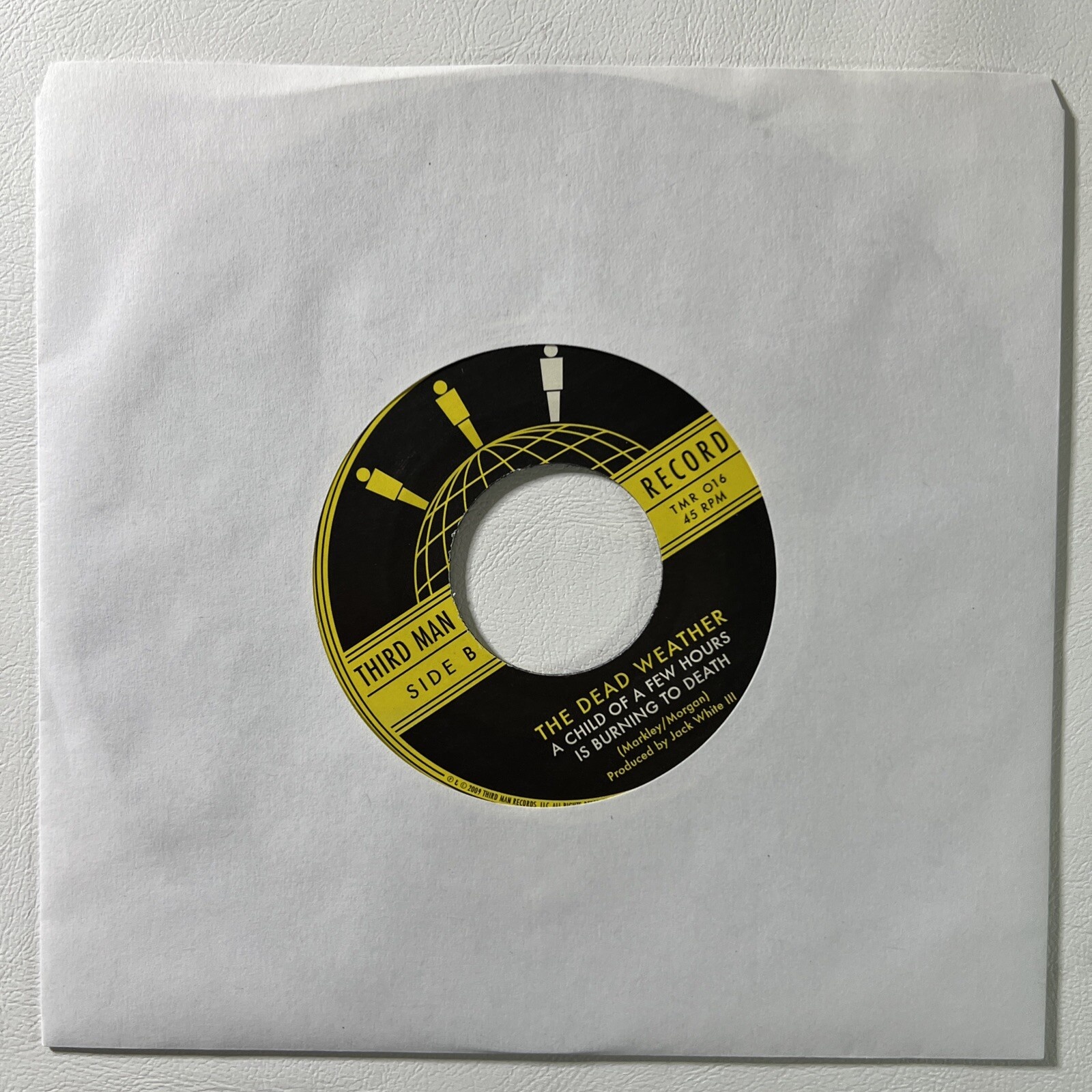 The Dead Weather “I Cut Like A Buffalo/A Child Of A Few …” 7” 45 Third Man (EX) - Image 3