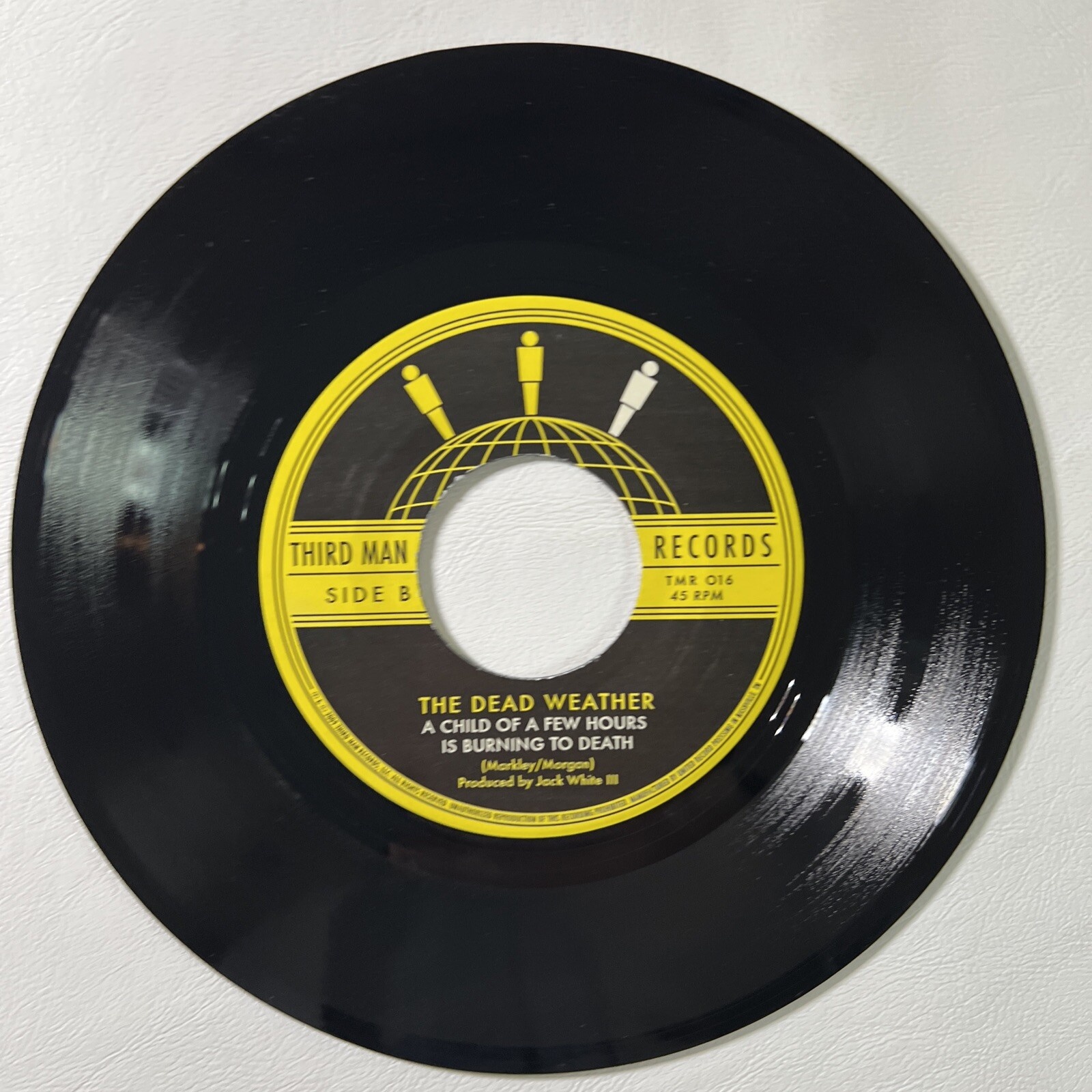 The Dead Weather “I Cut Like A Buffalo/A Child Of A Few …” 7” 45 Third Man (EX) - Image 4