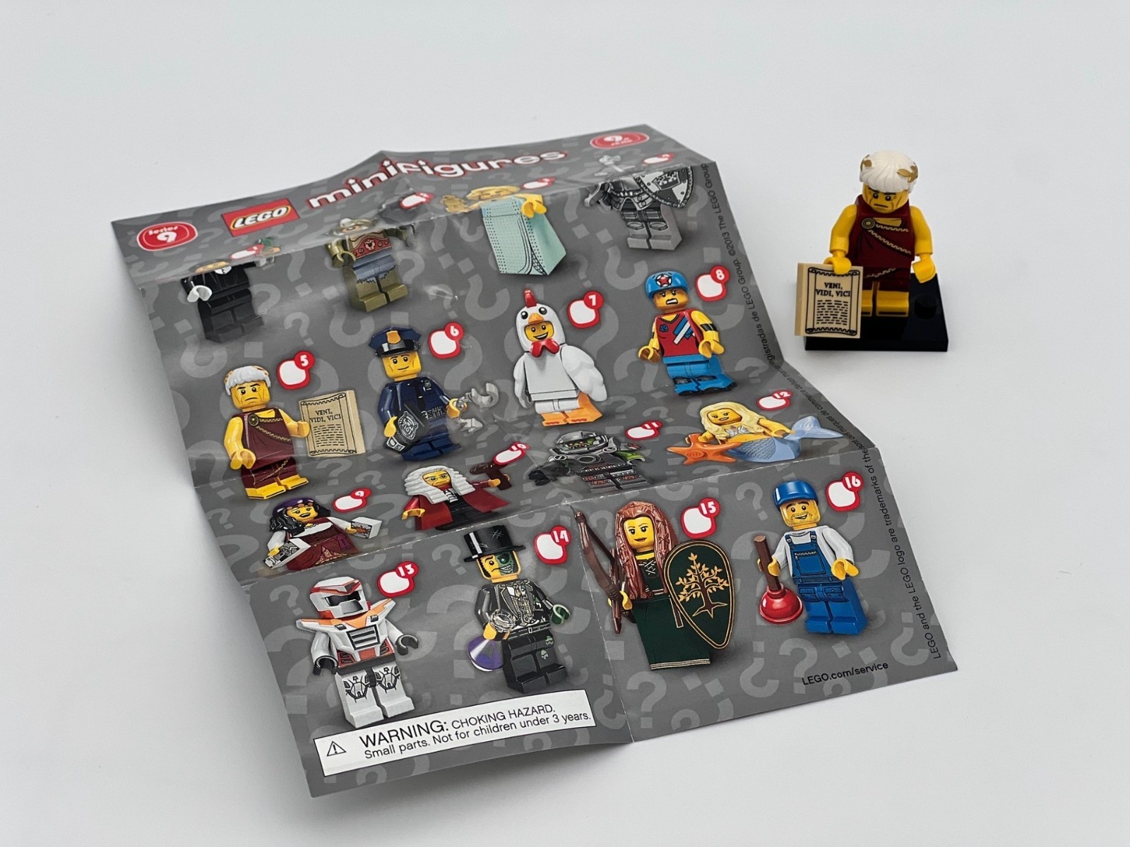 Lego Minifigure Series 9 Roman Emperor Julius Caesar Complete with Insert - Image 5