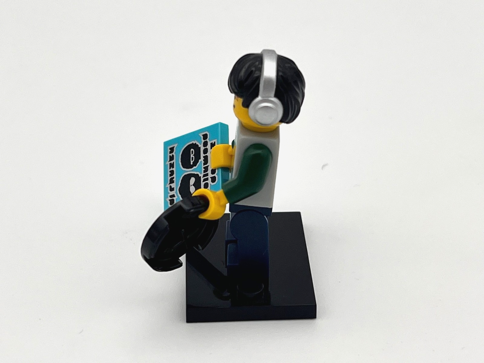 LEGO Minifigures DJ Complete 8833 Series 8 2012 Excellent with Insert - Image 2