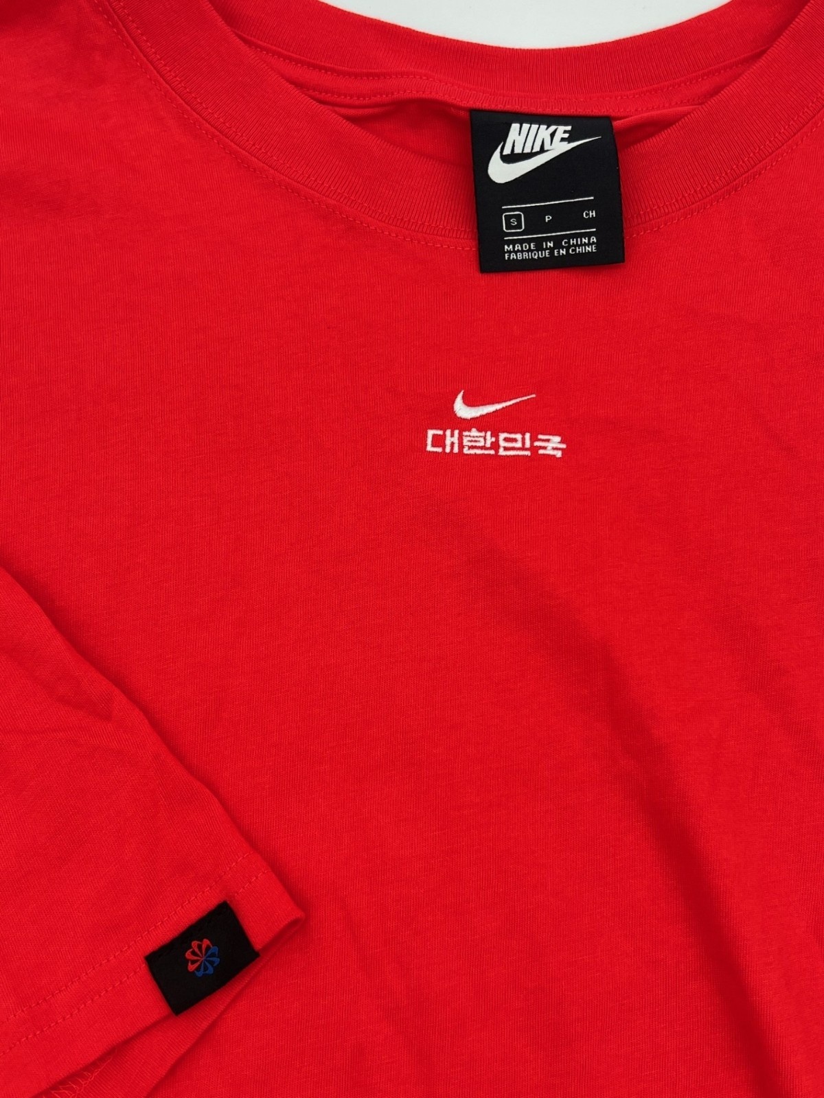 Nike Korea Women's Red Shirt Dress Size Small CU9437-670 Short Sleeve