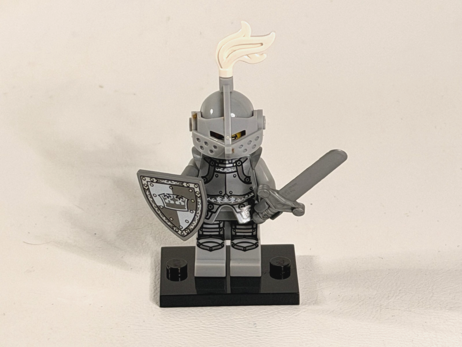 LEGO Minifigures Series 9 Heroic Knight 71000 Complete with Stand Booklet EX
